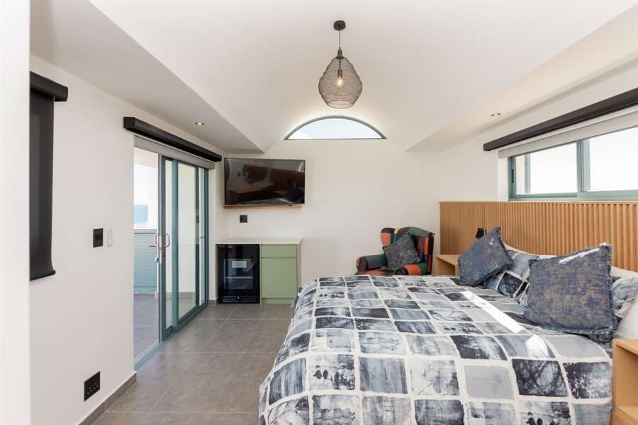 5 Bedroom Property for Sale in Mykonos Western Cape